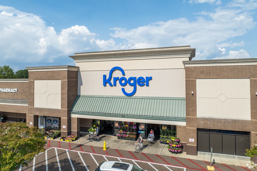Primary Photo Of 1030-1060 Spillway Cir, Brandon Storefront For Lease
