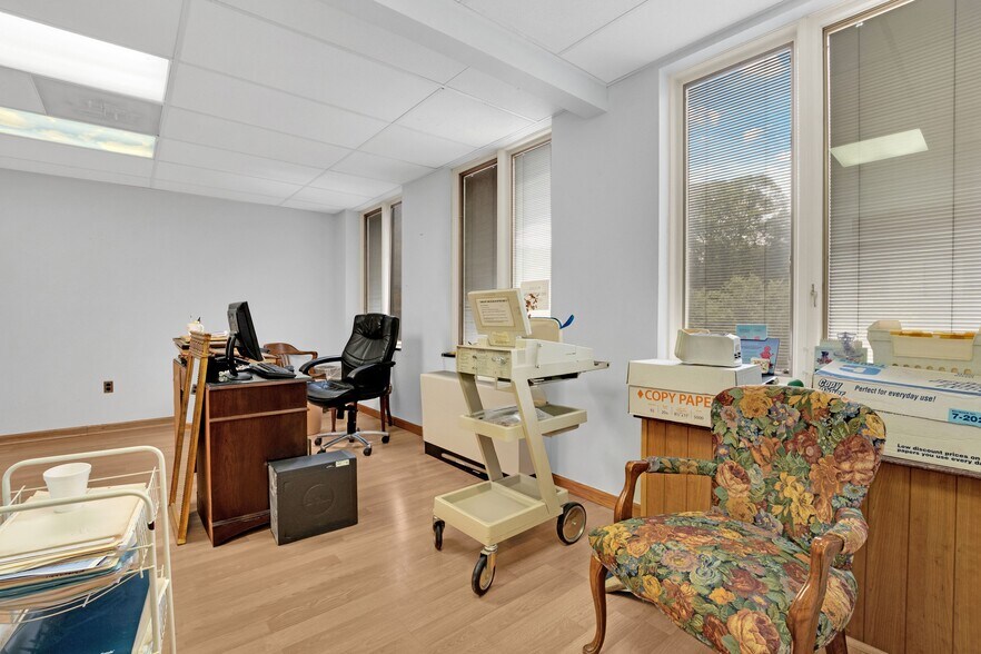 More Photos Of 611 S Carlin Springs Rd, Arlington Medical For Lease