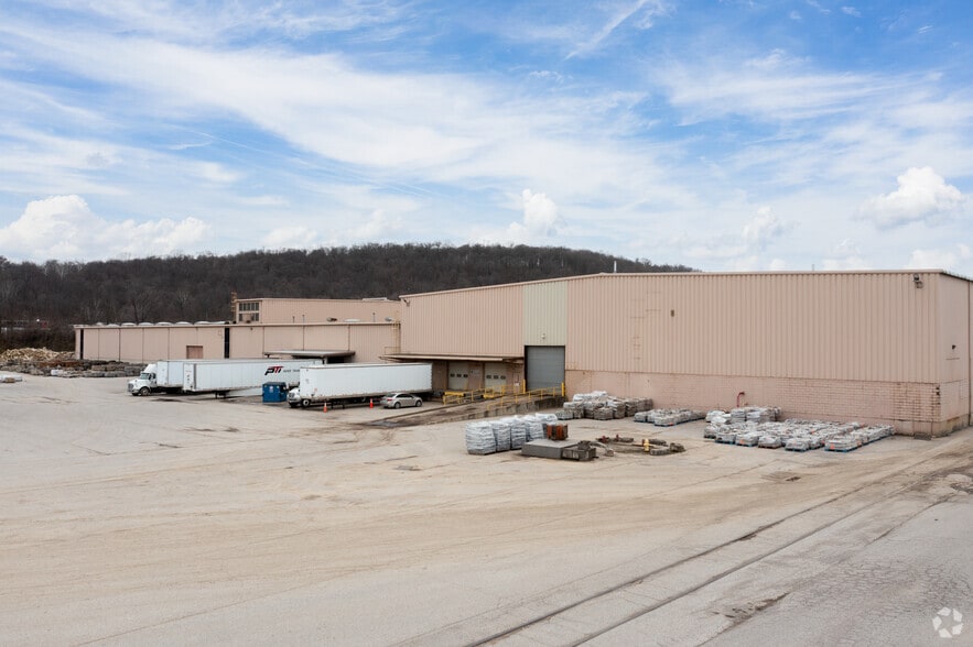 More Photos Of 8361 Broadwell Rd, Anderson Unknown For Lease