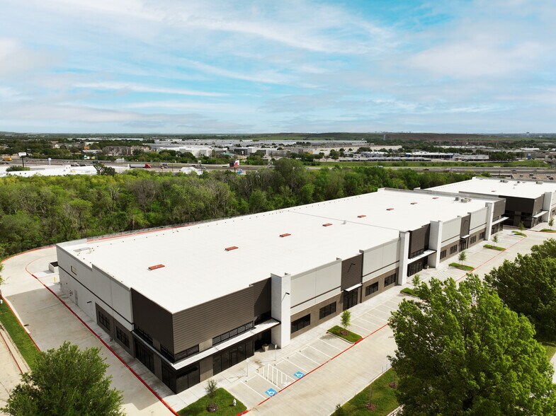 More Photos Of 420 Oakbend Dr, Lewisville Industrial For Sale