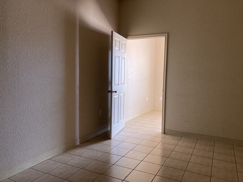 More Photos Of 2705 E Stan Schlueter Loop, Killeen Storefront Retail Office For Lease