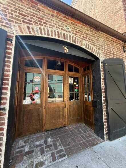 More Photos Of 5 Cumberland St, Charleston Restaurant For Sale