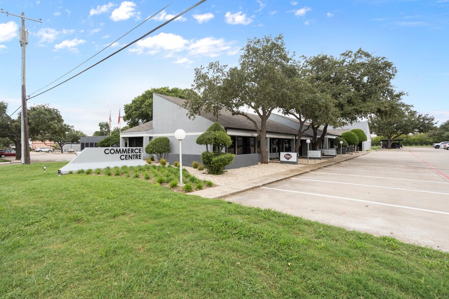 More Photos Of 4734 Benbrook Blvd, Benbrook Unknown For Lease