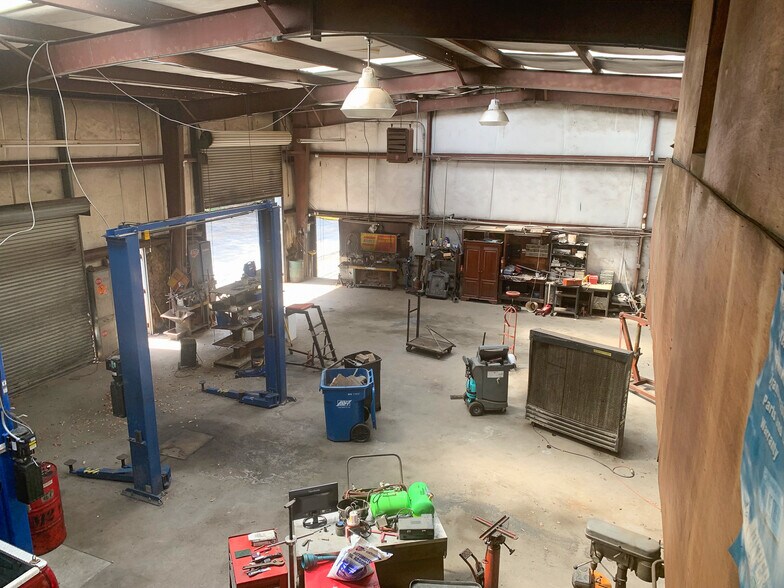 More Photos Of 7010 Moffett Rd, Mobile Industrial For Sale