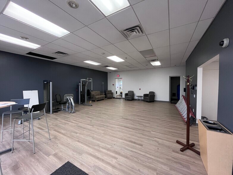 More Photos Of 355 Maple Ave, Harleysville Light Manufacturing For Lease