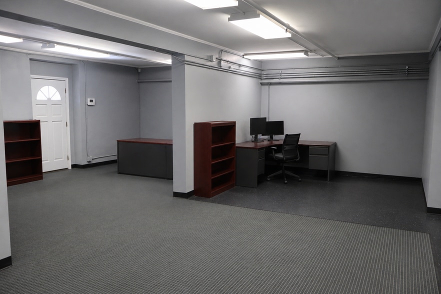 More Photos Of 939 Burke St, Winston-Salem Office For Lease