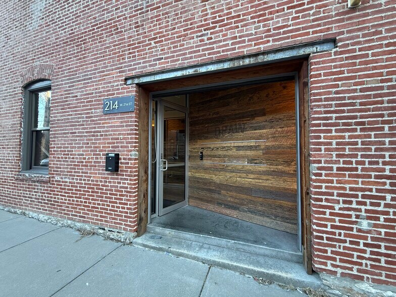More Photos Of 214 W 21st St, Kansas City Loft Creative Space For Sale