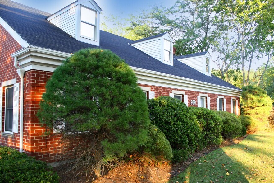 More Photos Of 269 Middle Country Rd, Smithtown Medical For Lease