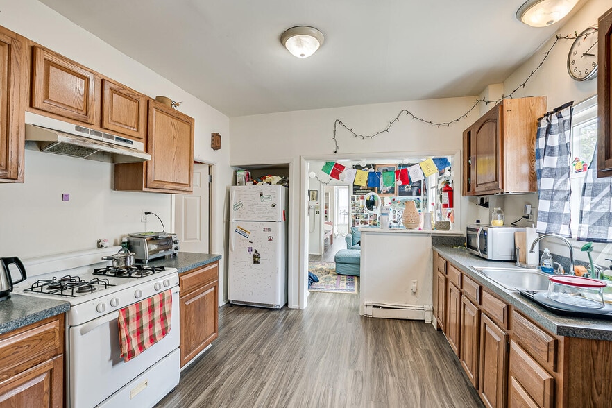 More Photos Of 173 Hamilton St, New Brunswick Specialty For Sale