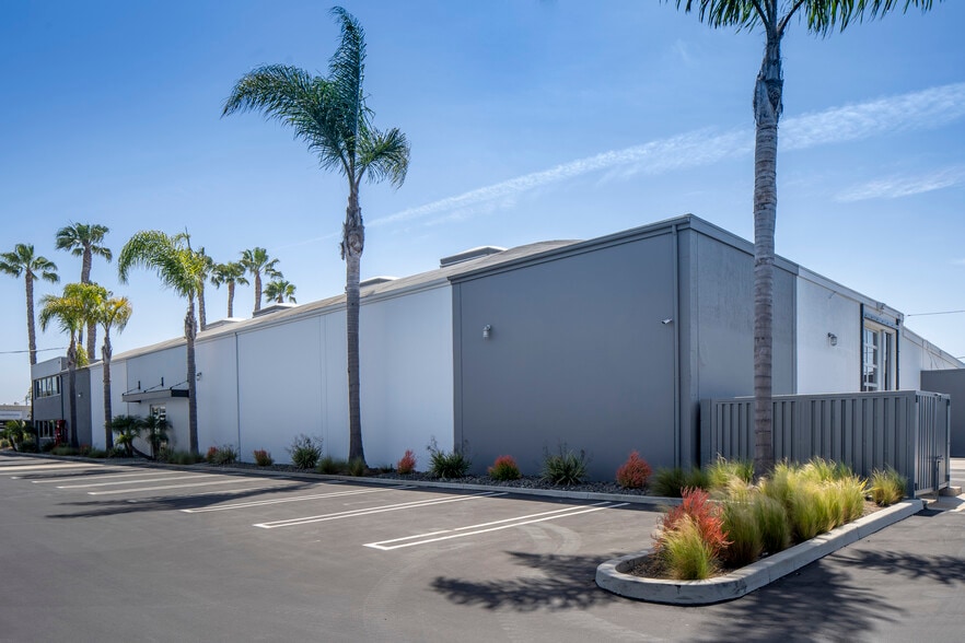 More Photos Of 1945 Placentia Ave, Costa Mesa Light Manufacturing For Lease