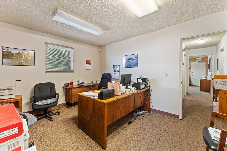 More Photos Of 235 W Pueblo St, Reno Research And Development For Lease