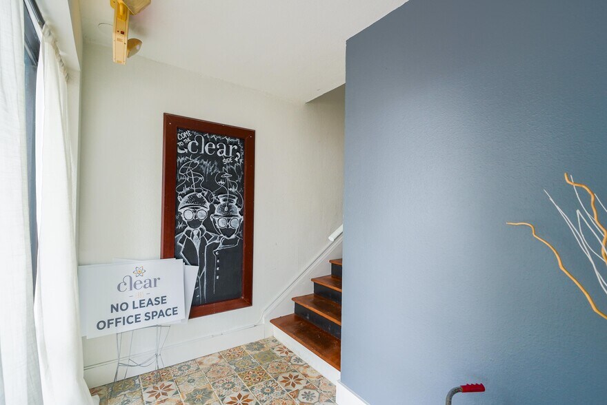 More Photos Of 2531 Central Ave, Saint Petersburg Coworking Space