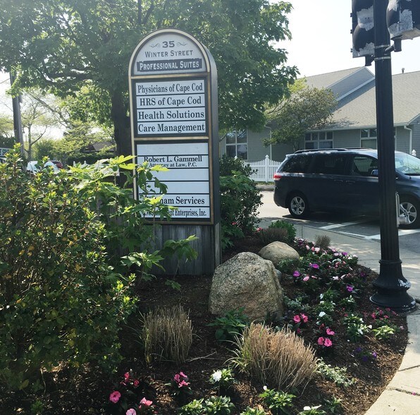 More Photos Of 35 Winter St, Hyannis Office For Lease