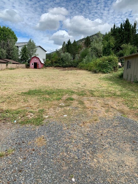 More Photos Of 2060 NE Fairview Ave, Grants Pass Land For Sale