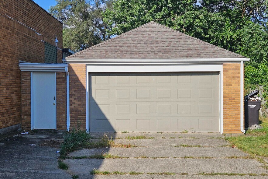 More Photos Of 2945 S Division Ave, Grand Rapids Office Residential For Sale