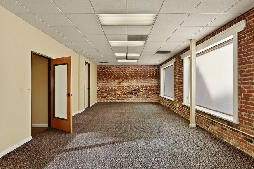 More Photos Of 125 Bridge Pl, Stockton Office For Lease