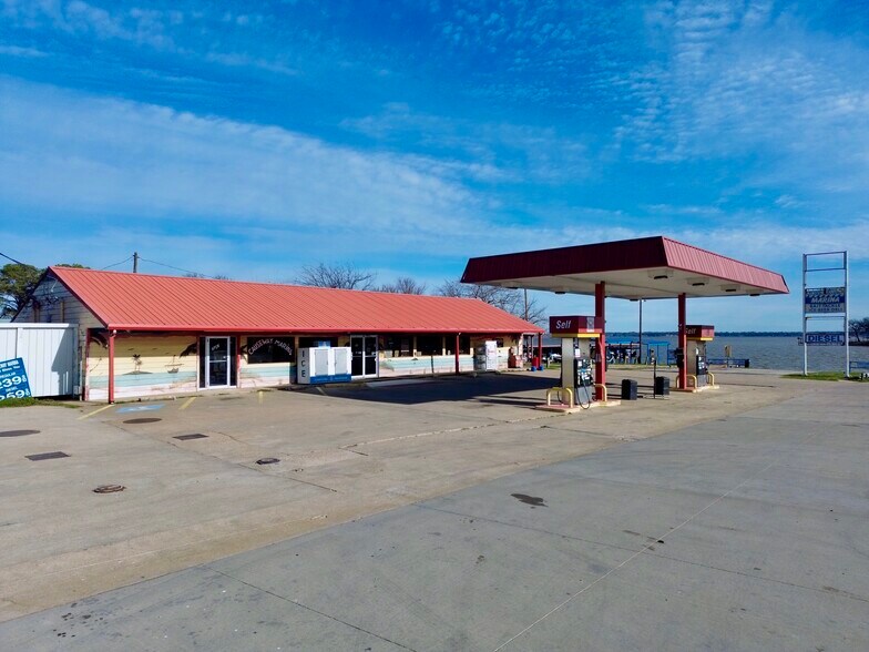 More Photos Of 1106 E Cedar Creek Pky, Seven Points Service Station For Sale