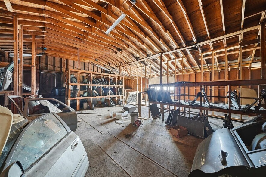 More Photos Of 735 Perry Hwy, Harmony Auto Repair For Sale