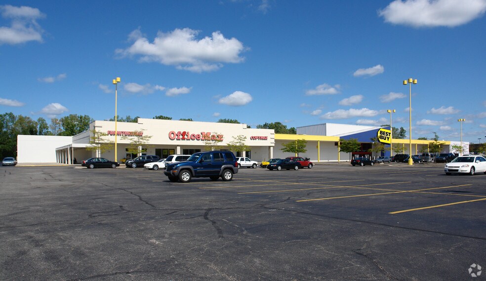 Primary Photo Of 2020 Grand River Ave, Okemos Freestanding For Lease