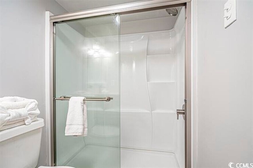 More Photos Of 2711 S Ocean Blvd, Myrtle Beach Hotel For Sale