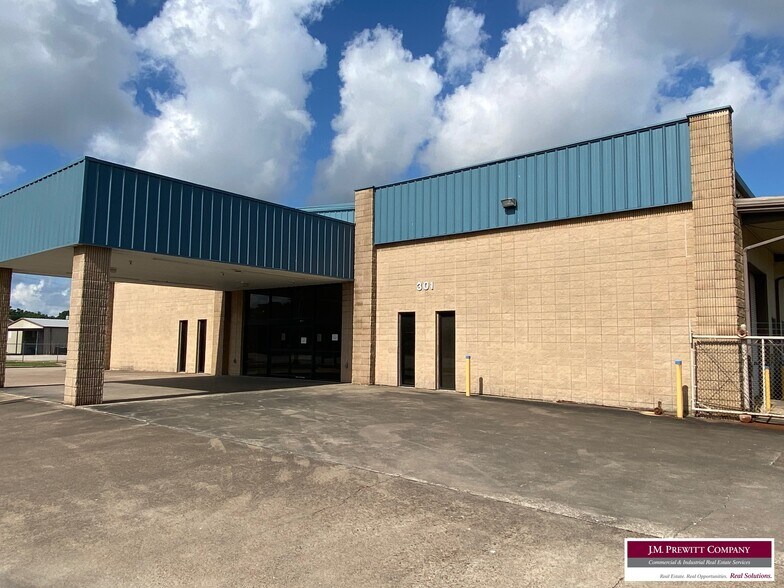 More Photos Of 301 Ml King Jr Pky, Beaumont Service For Lease