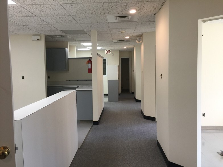 More Photos Of 65 Mountain Blvd, Warren Medical For Sale