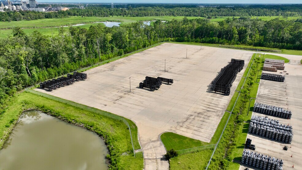More Photos Of 301 Little Hearst Pky, Port Wentworth Truck Terminal For Sale