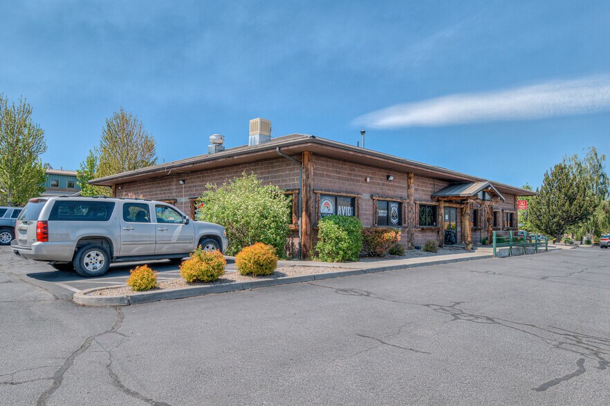 More Photos Of 2570-2680 NE Twin Knolls Dr, Bend Restaurant For Sale