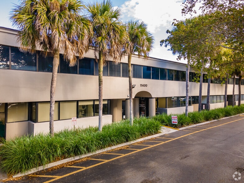 More Photos Of 11400-11440 N Kendall Dr, Miami Unknown For Lease