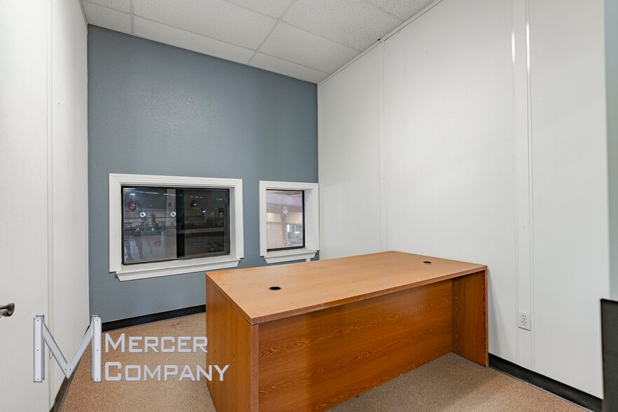 More Photos Of 4939-4959 Rendon Rd, Fort Worth Warehouse For Sale