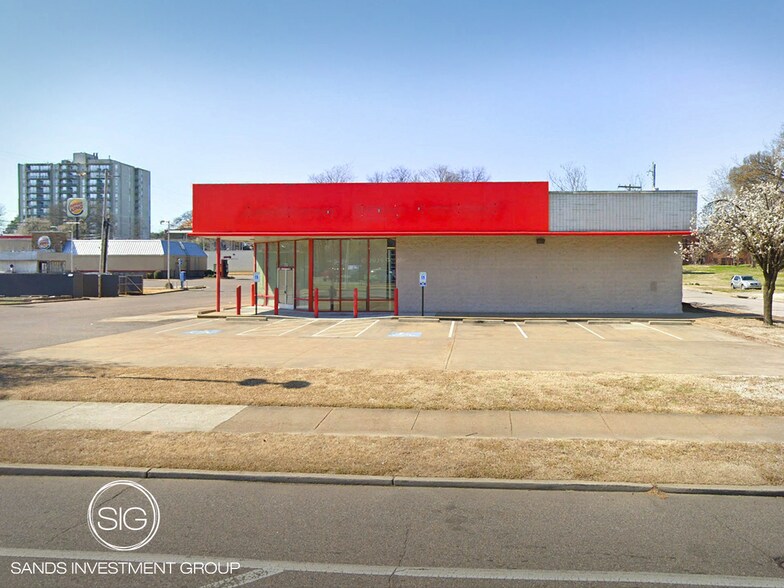 Primary Photo Of 213 N Cleveland St, Memphis Freestanding For Sale