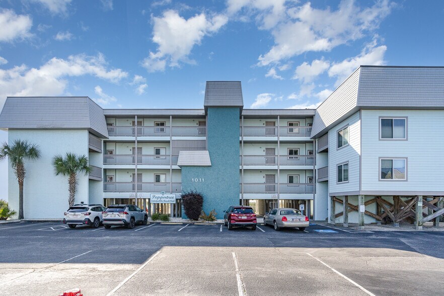 More Photos Of 1011 S Ocean Blvd, Surfside Beach Hotel For Sale