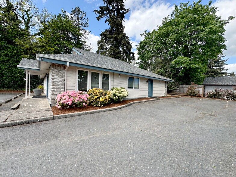 More Photos Of 3265 Liberty Rd S, Salem Office For Sale