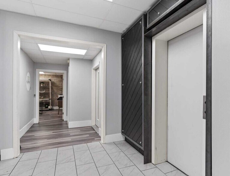 More Photos Of 2550 Washington Blvd, Ogden Office For Lease