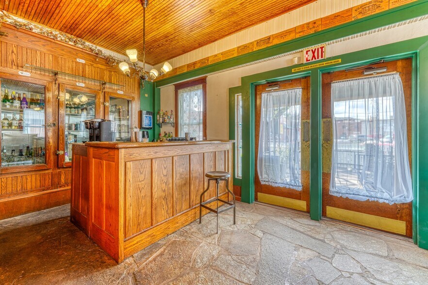 More Photos Of 512 Royal Gorge Blvd, Canon City Restaurant For Sale