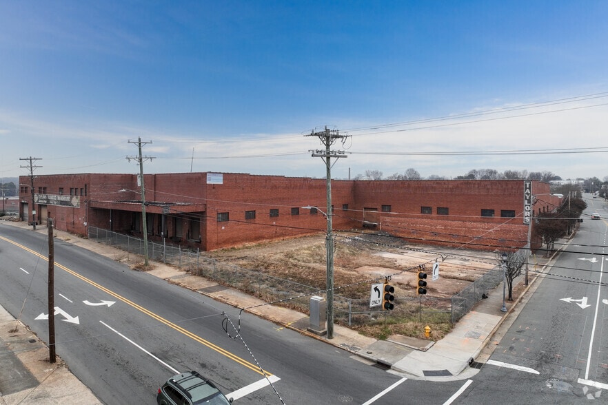 Primary Photo Of 916 Patterson Ave, Winston-Salem Warehouse For Lease