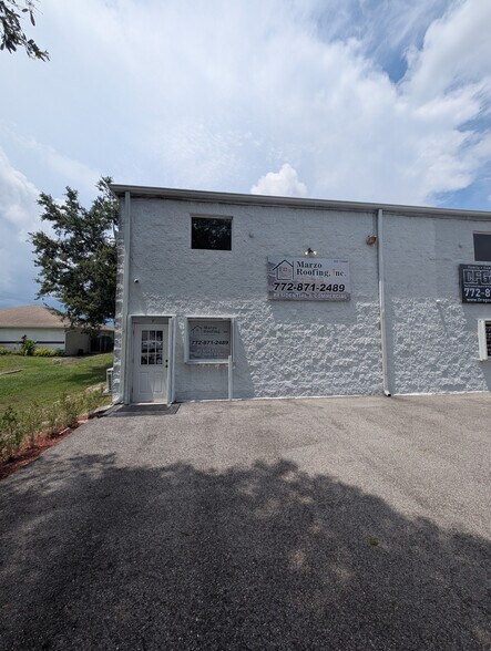 More Photos Of 861 SW Lakehurst Dr, Port Saint Lucie Distribution For Sale