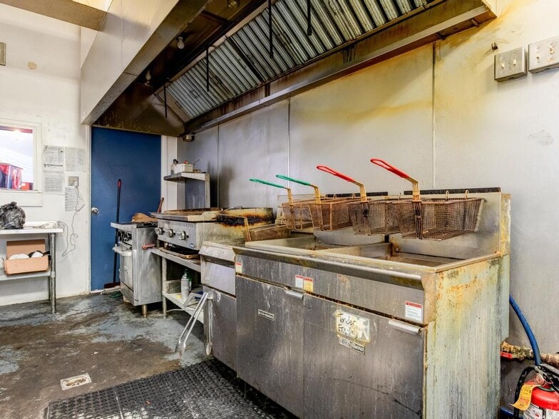 More Photos Of 800 Franklin Ave, Aliquippa Restaurant For Sale