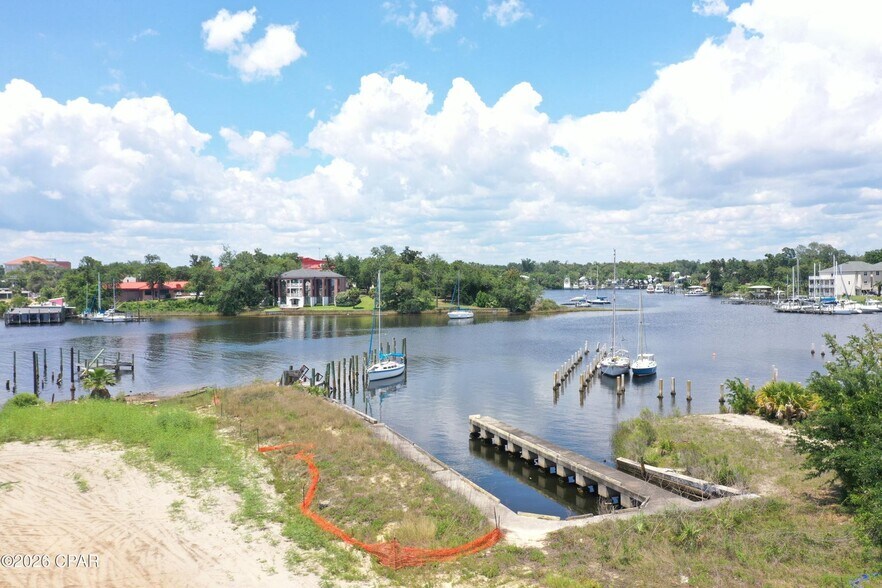 More Photos Of 303-305 Beach Dr E, Panama City Land For Sale