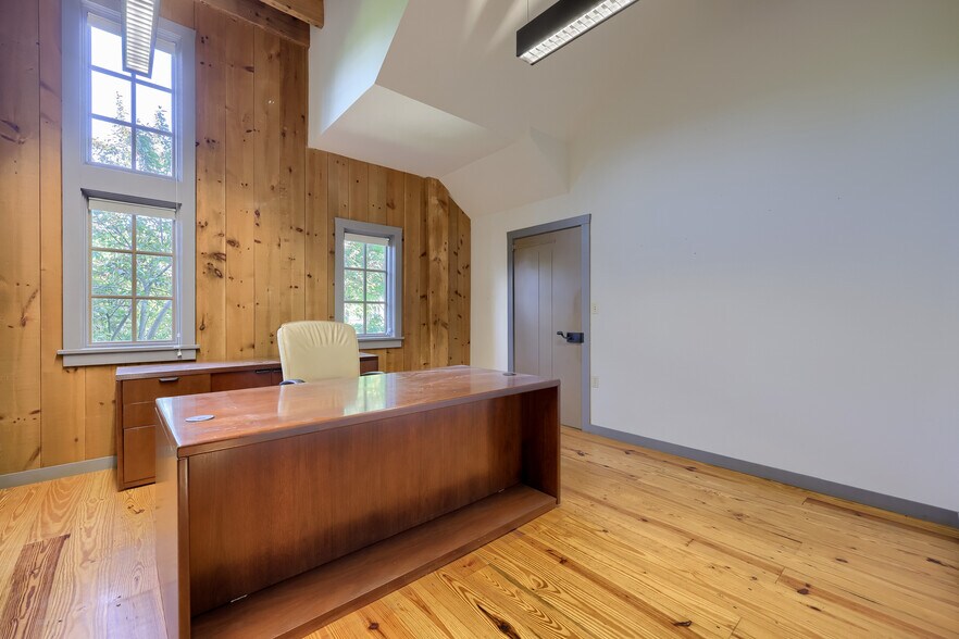 More Photos Of 709 Hartman Station Rd, Lancaster Loft Creative Space For Lease