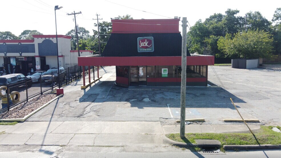 Primary Photo Of 8410 Hillcroft St, Houston Fast Food For Lease