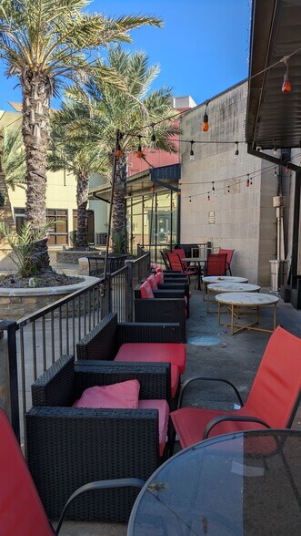More Photos Of 20900 Katy Fwy, Katy Unknown For Lease