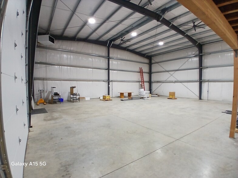 More Photos Of 2490 Ferry St SW, Albany Light Manufacturing For Lease