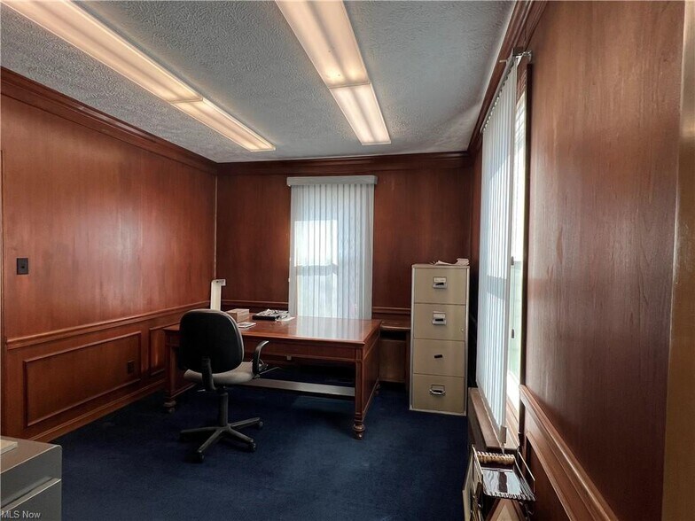 More Photos Of 180 Washington St, Conneaut Office For Sale
