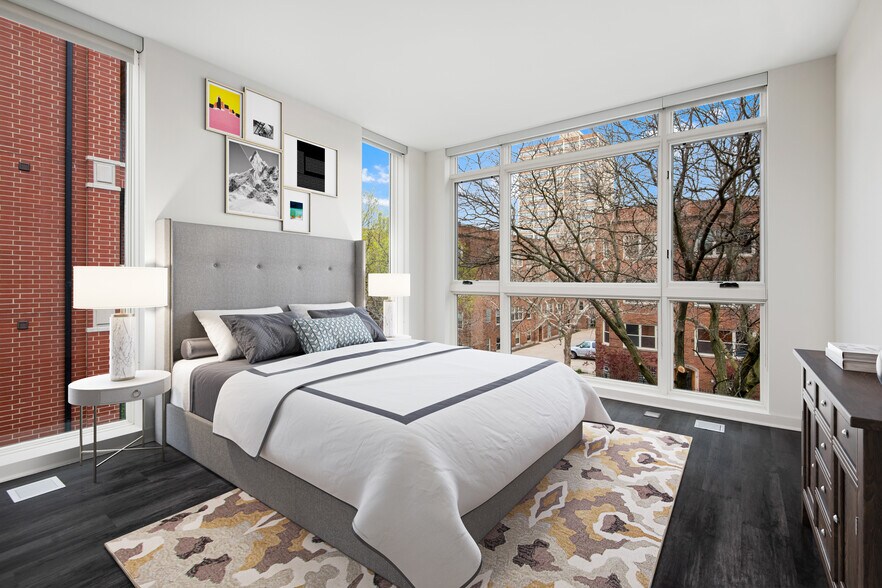 More Photos Of 811 W Agatite Ave, Chicago Apartments For Lease