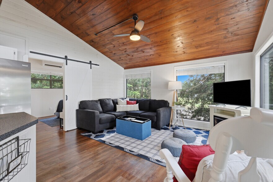 More Photos Of 108 E Barker Creek Dr, Scroggins Specialty For Sale