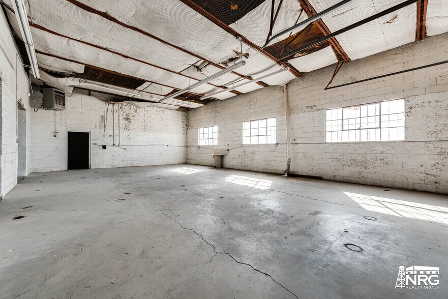 More Photos Of 1510 E 2nd St, Odessa Manufacturing For Lease
