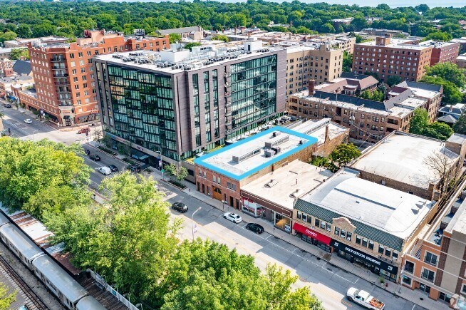 More Photos Of 831 Chicago Ave, Evanston Storefront Retail Office For Lease