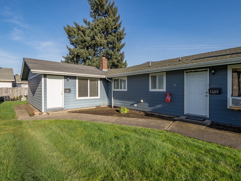 More Photos Of 1581 James St, Woodburn Multifamily For Sale