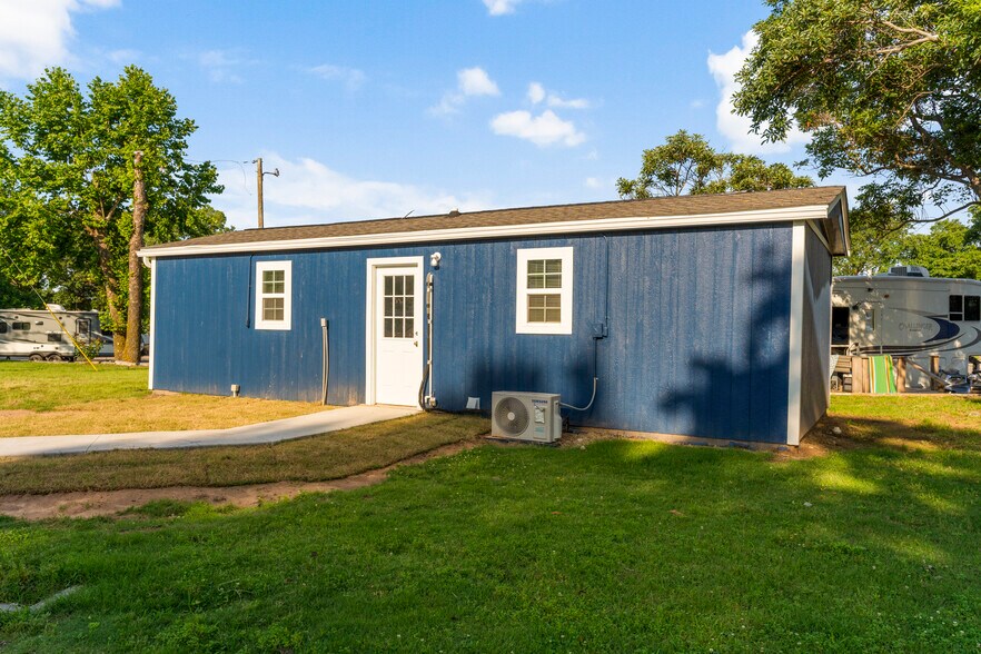 More Photos Of 6476 N 35th St W, Porter Trailer Camper Park For Sale